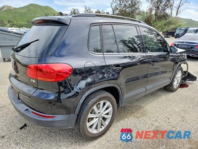 Trzecie zdjęcie samochodu z tyłu: 2017 VOLKSWAGEN TIGUAN S VIN:WVGAV7AX3HK053989 - miniatura