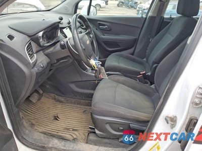 Zdjęcie 7 z 11 samochodu: 2019 CHEVROLET TRAX LS VIN:3GNCJKSB8KL402138 - miniatura