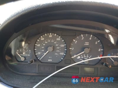 Zdjęcie 9 z 11 samochodu: 2004 BMW 325 VIN:WBABW33404PL33607 - miniatura