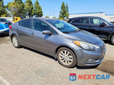 Czwarte zdjęcie samochodu z boku: 2014 KIA FORTE EX VIN:KNAFX4A81E5232096 - miniatura