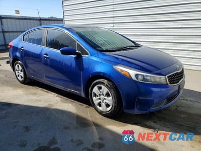 Czwarte zdjęcie samochodu z boku: 2018 KIA FORTE LX VIN:3KPFL4A76JE247598 - miniatura