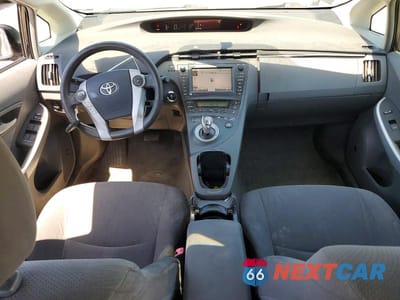 Zdjęcie 8 z 12 samochodu: 2010 TOYOTA PRIUS III VIN:JTDKN3DU4A1312746 - miniatura
