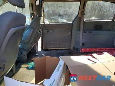 Zdjęcie 10 z 11 samochodu: 2005 DODGE GRAND CARAVAN SXT VIN:2D4GP44L15R313001 - miniatura