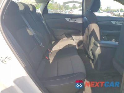 Zdjęcie 10 z 12 samochodu: 2023 KIA FORTE LXS VIN:3KPF24AD3PE583419 - miniatura
