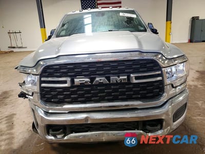 Piąte zdjęcie samochodu w środku: 2022 RAM 2500 BIG HORN VIN:3C6UR5DJ3NG323606 - miniatura