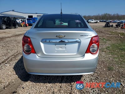 Zdjęcie 6 z 12 samochodu: 2014 CHEVROLET SONIC LS VIN:1G1JC5SH9E4231127 - miniatura
