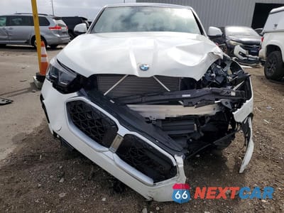 Piąte zdjęcie samochodu w środku: 2026 BMW X2 XDRIVE28I VIN:WBX63GM00T5490860 - miniatura