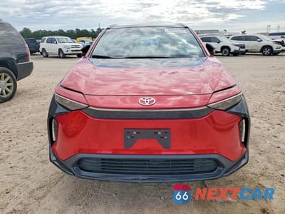 Piąte zdjęcie samochodu w środku: 2024 TOYOTA BZ4X XLE VIN:JTMABACAXRA065583 - miniatura