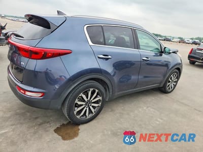 Trzecie zdjęcie samochodu z tyłu: 2017 KIA SPORTAGE EX VIN:KNDPN3AC4H7176269 - miniatura