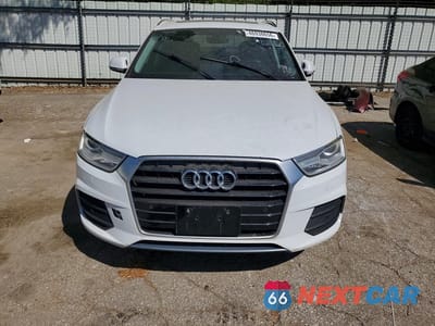 Piąte zdjęcie samochodu w środku: 2017 AUDI Q3 PREMIUM PLUS VIN:WA1HCCFS4HR013226 - miniatura
