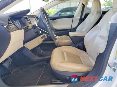 Zdjęcie 7 z 12 samochodu: 2015 TESLA MODEL S VIN:5YJSA1E23FF116633 - miniatura