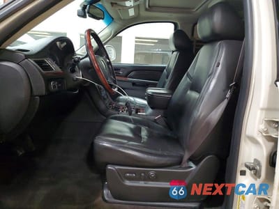 Zdjęcie 7 z 14 samochodu: 2010 CADILLAC ESCALADE LUXURY VIN:1GYUKBEF1AR244378 - miniatura