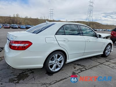 Trzecie zdjęcie samochodu z tyłu: 2012 MERCEDES-BENZ E 350 4MATIC VIN:WDDHF8JB8CA638632 - miniatura
