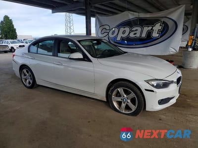 Czwarte zdjęcie samochodu z boku: 2015 BMW 320 I VIN:WBA3B1C57FK136110 - miniatura