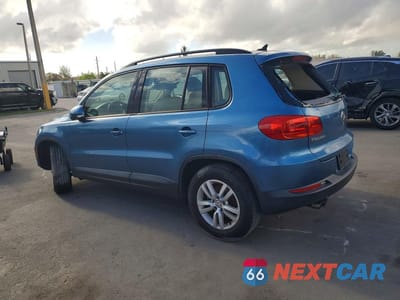 Drugie zdjęcie samochodu z przodu: 2017 VOLKSWAGEN TIGUAN S VIN:WVGAV7AX8HK037951 - miniatura