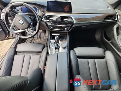 Zdjęcie 8 z 12 samochodu: 2019 BMW 530E VIN:WBAJA9C57KB388474 - miniatura