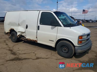 Czwarte zdjęcie samochodu z boku: 2002 CHEVROLET EXPRESS 1500 DELIVERY VAN VIN:1GCFG15R121183618 - miniatura