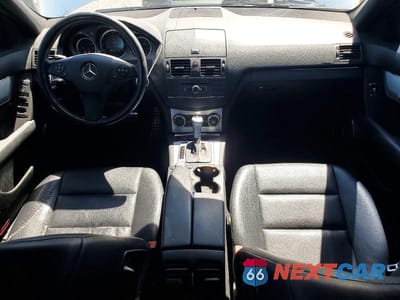 Zdjęcie 8 z 12 samochodu: 2010 MERCEDES-BENZ C 300 VIN:WDDGF5EB4AR087070 - miniatura