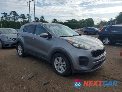 Czwarte zdjęcie samochodu z boku: 2017 KIA SPORTAGE LX VIN:KNDPM3AC7H7103285 - miniatura