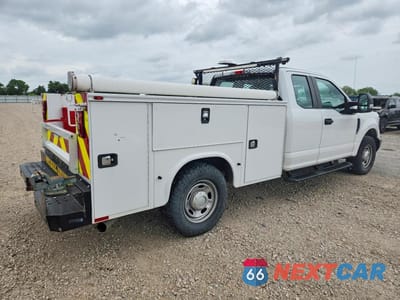 Trzecie zdjęcie samochodu z tyłu: 2019 FORD F250 SUPER DUTY UTILITY / SERVICE TRUCK VIN:1FD7X2A69KEE68433 - miniatura