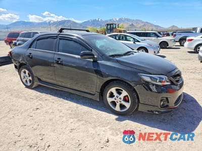 Czwarte zdjęcie samochodu z boku: 2013 TOYOTA COROLLA S VIN:2T1BU4EE7DC983781 - miniatura