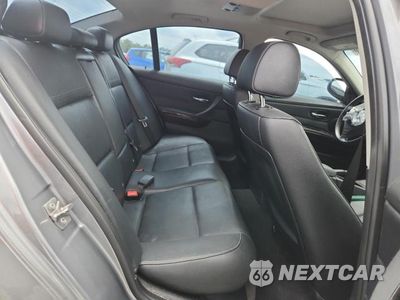 Zdjęcie 10 z 12 samochodu: 2011 BMW 328 XI VIN:WBAPK7C57BF088051 - miniatura