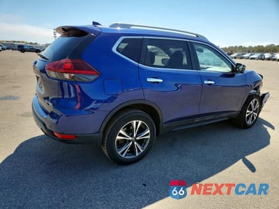 Trzecie zdjęcie samochodu z tyłu: 2019 NISSAN ROGUE SV VIN:5N1AT2MV1KC825121 - miniatura