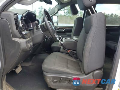 Zdjęcie 7 z 12 samochodu: 2025 CHEVROLET SILVERADO K2500 HEAVY DUTY LT VIN:1GC4KNE77SF206737 - miniatura