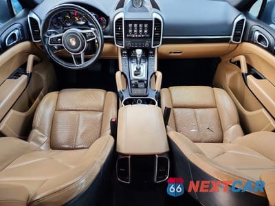 Zdjęcie 8 z 14 samochodu: 2017 PORSCHE CAYENNE VIN:WP1AA2A22HKA89551 - miniatura