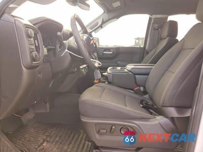 Zdjęcie 7 z 13 samochodu: 2025 CHEVROLET SILVERADO K1500 CUSTOM VIN:1GCPKBEK7SZ299967 - miniatura
