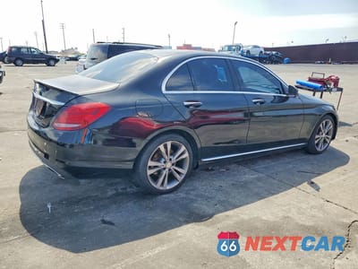 Trzecie zdjęcie samochodu z tyłu: 2015 MERCEDES-BENZ C 300 VIN:55SWF4JB1FU057008 - miniatura
