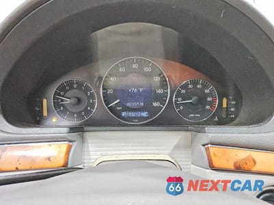 Zdjęcie 9 z 12 samochodu: 2004 MERCEDES-BENZ E 500 VIN:WDBUF70J84A589993 - miniatura