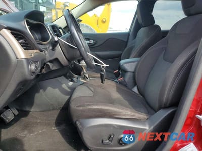 Zdjęcie 7 z 13 samochodu: 2016 JEEP CHEROKEE LATITUDE VIN:1C4PJMCB2GW142230 - miniatura