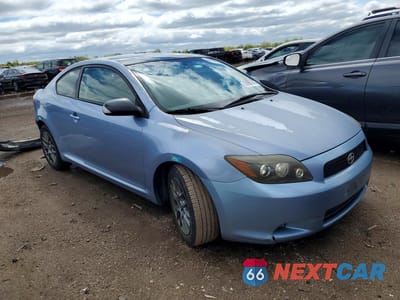 Czwarte zdjęcie samochodu z boku: 2008 SCION TC BASE VIN:JTKDE167680243541 - miniatura