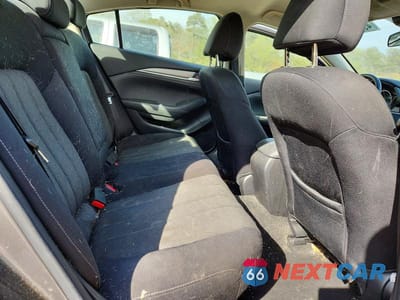 Zdjęcie 10 z 12 samochodu: 2021 MAZDA 6 SPORT VIN:JM1GL1UM4M1604112 - miniatura