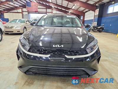 Piąte zdjęcie samochodu w środku: 2023 KIA FORTE LXS VIN:3KPF24AD1PE538382 - miniatura