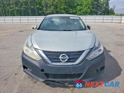 Piąte zdjęcie samochodu w środku: 2018 NISSAN ALTIMA 2.5 SL VIN:1N4AL3AP7JC216457 - miniatura