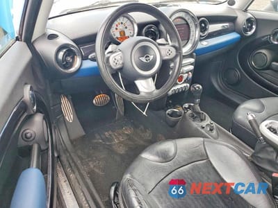 Zdjęcie 8 z 12 samochodu: 2007 MINI COOPER S VIN:WMWMF73517TL92220 - miniatura