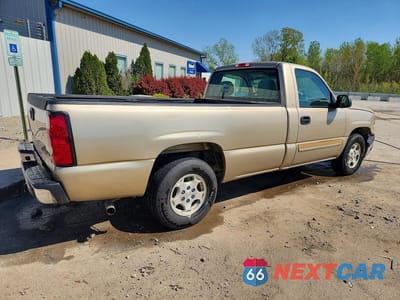 Trzecie zdjęcie samochodu z tyłu: 2004 CHEVROLET SILVERADO C1500 VIN:1GCEC14V54Z294361 - miniatura
