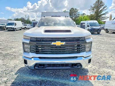 Piąte zdjęcie samochodu w środku: 2024 CHEVROLET SILVERADO HD UTILITY / SERVICE TRUCK VIN:1GB4WREY3RF335173 - miniatura