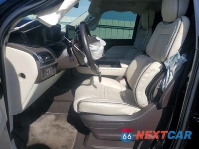 Zdjęcie 7 z 14 samochodu: 2024 LINCOLN NAVIGATOR BLACK LABEL VIN:5LMJJ2TG1REL06039 - miniatura