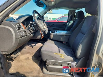 Zdjęcie 7 z 13 samochodu: 2011 CHEVROLET TAHOE VIN:1GNSCAE02BR144685 - miniatura