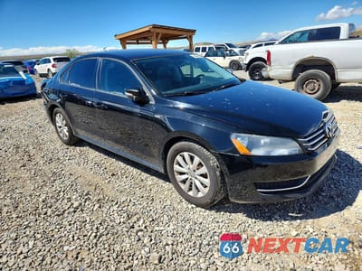 Czwarte zdjęcie samochodu z boku: 2014 VOLKSWAGEN PASSAT S VIN:1VWAT7A3XEC027979 - miniatura