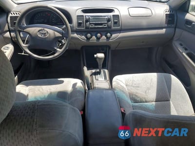 Zdjęcie 8 z 12 samochodu: 2004 TOYOTA CAMRY LE VIN:4T1BE32K64U899421 - miniatura