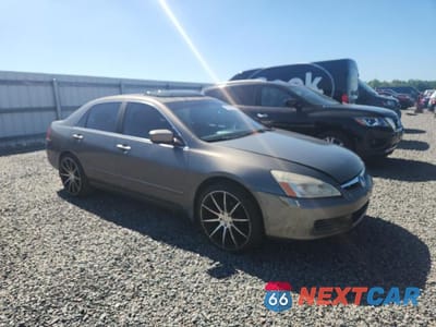 Czwarte zdjęcie samochodu z boku: 2006 HONDA ACCORD EX VIN:1HGCM56736A011002 - miniatura