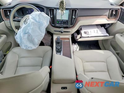 Zdjęcie 8 z 12 samochodu: 2022 VOLVO XC60 B5 MOMENTUM VIN:YV4L12RK4N1064888 - miniatura