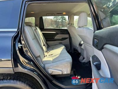 Zdjęcie 8 z 10 samochodu: 2019 TOYOTA HIGHLANDER LE VIN:5TDBZRFH5KS956963 - miniatura