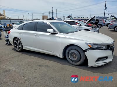 Czwarte zdjęcie samochodu z boku: 2018 HONDA ACCORD SPORT VIN:1HGCV1F31JA147883 - miniatura