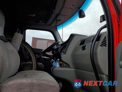 Piąte zdjęcie samochodu w środku: 2019 KENWORTH CONSTRUCTION T680 VIN:1XKYD49X1KJ310240 - miniatura