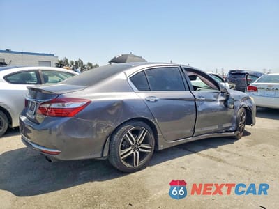 Trzecie zdjęcie samochodu z tyłu: 2017 HONDA ACCORD SPORT VIN:1HGCR2F52HA248436 - miniatura